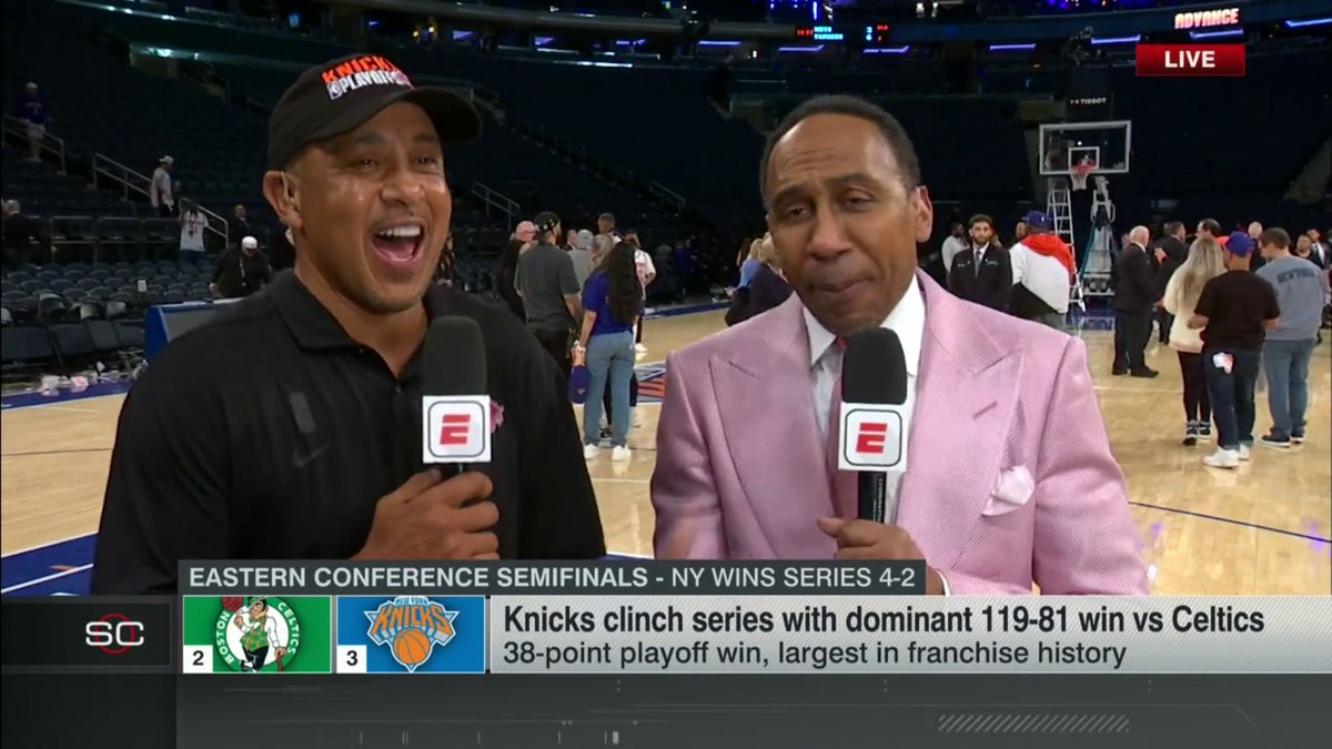 Vibes are high in MSG, and Stephen A Smith and John Starks are celebrating like the rest of Knicks fans 🎉