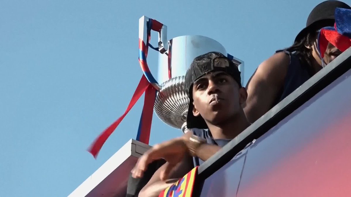 Barcelona celebrated winning La Liga with an open-top bus parade as thousands of fans lined the streets 🎉