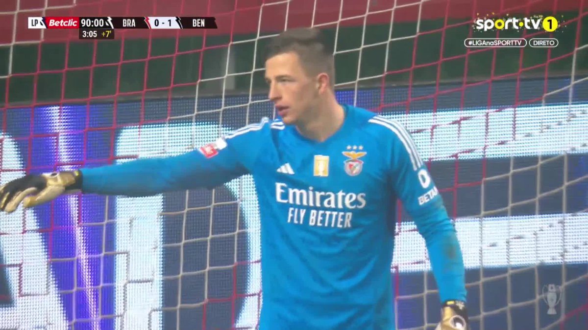 Nunca é demais recordar. Que defesa, Anatoliy.