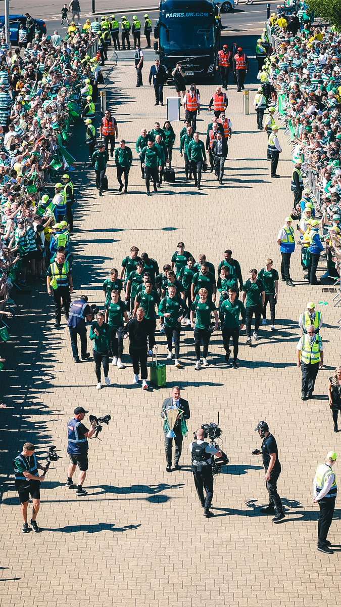 👋 The Champions have arrived at Paradise – let the celebrations begin! #CELSTM | #CelticFC🍀 | #TrophyDay🏆