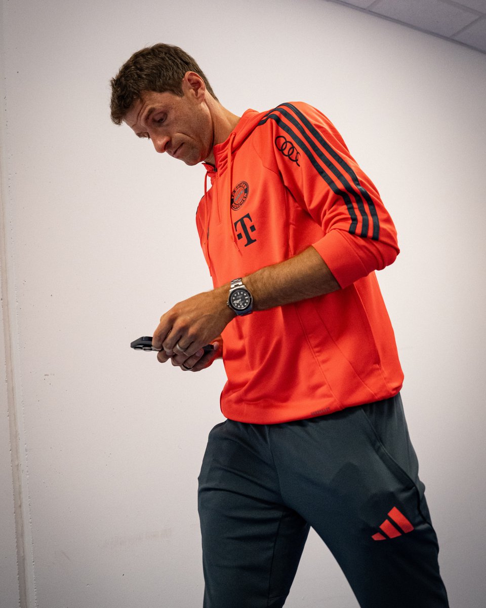"Wir greifen nochmal an!" 👊 #TSGFCB Never change, 𝙏𝙝𝙤𝙢𝙖𝙨 🥹 🎥 Thomas Müller