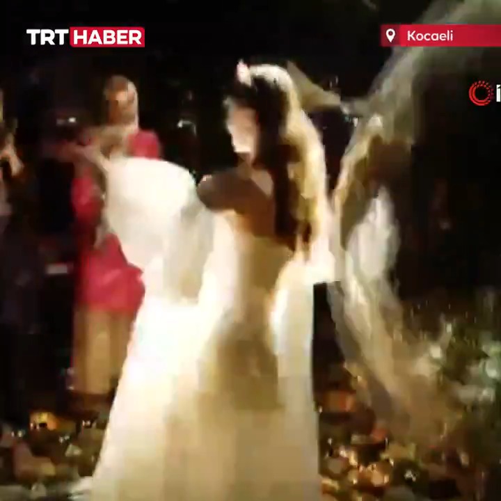 Kına gecesinde disko topu düştü: Gelin ve 2 kişi yaralandı. 📍Kocaeli
