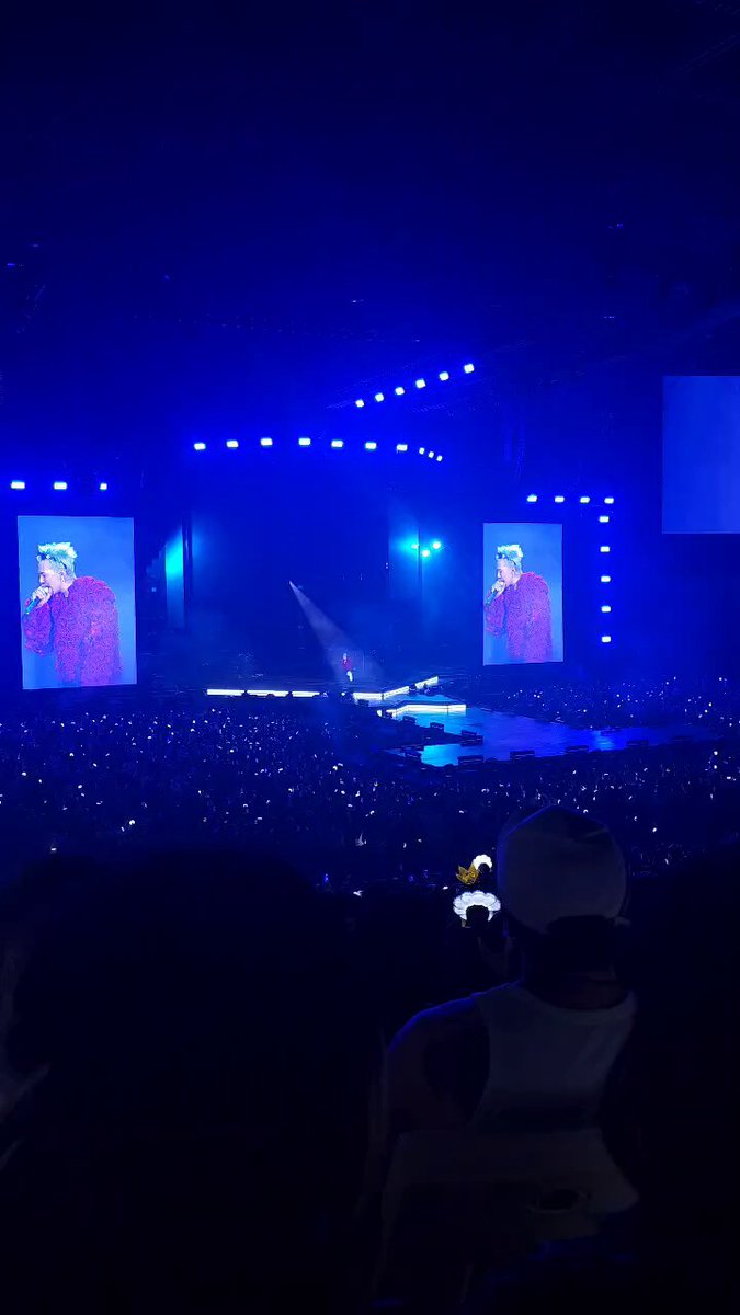 FINALLY! Philippines 🇵🇭 crowd managed to match the CRAYON energy! SWAG CHECK!✅ SWAG CHECK! ✅ Vid ©️ tto. #GDRAGON_ÜBERMENSCH #GDRAGONinBULACAN #UbermenschInBulacan