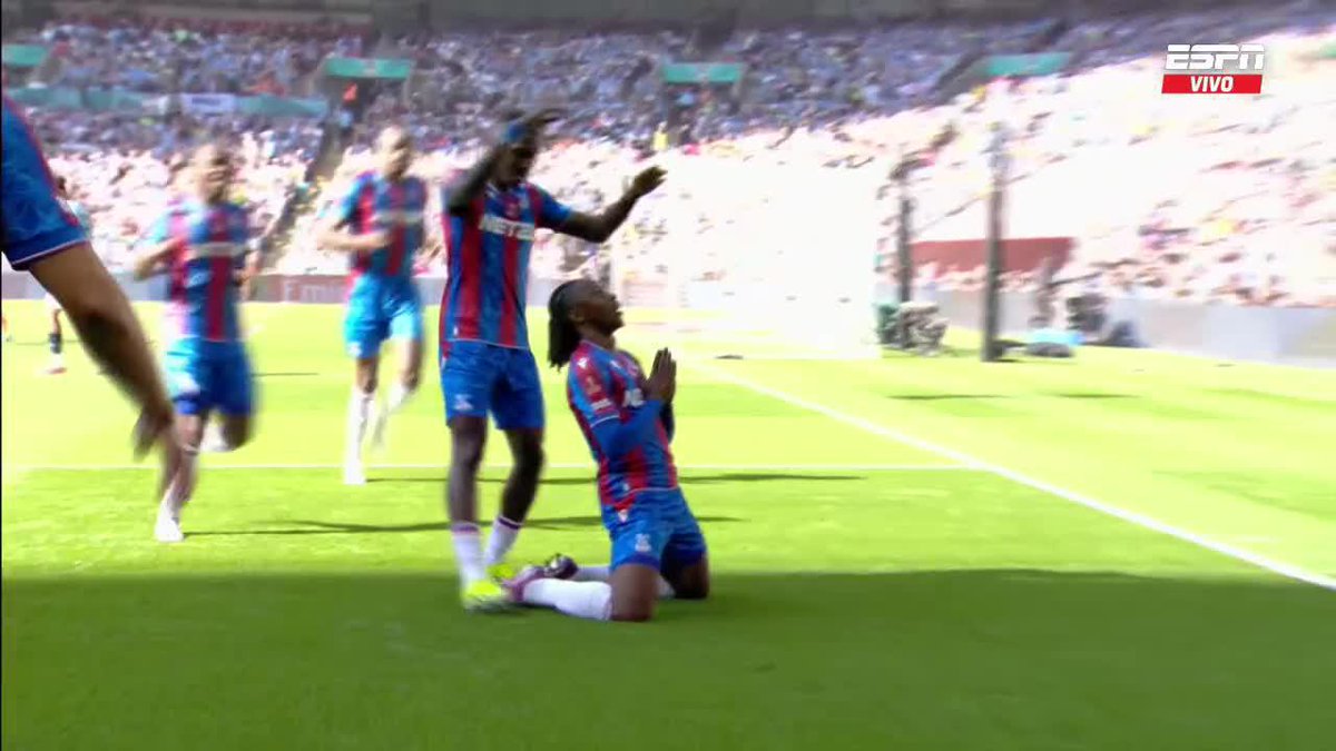 🇨🇴 ASISTENCIA de Daniel Muñoz. El colombiano la puso para el 1-0 de #CrystalPalace ante #ManCity, al 16’, en la final de la FA Cup