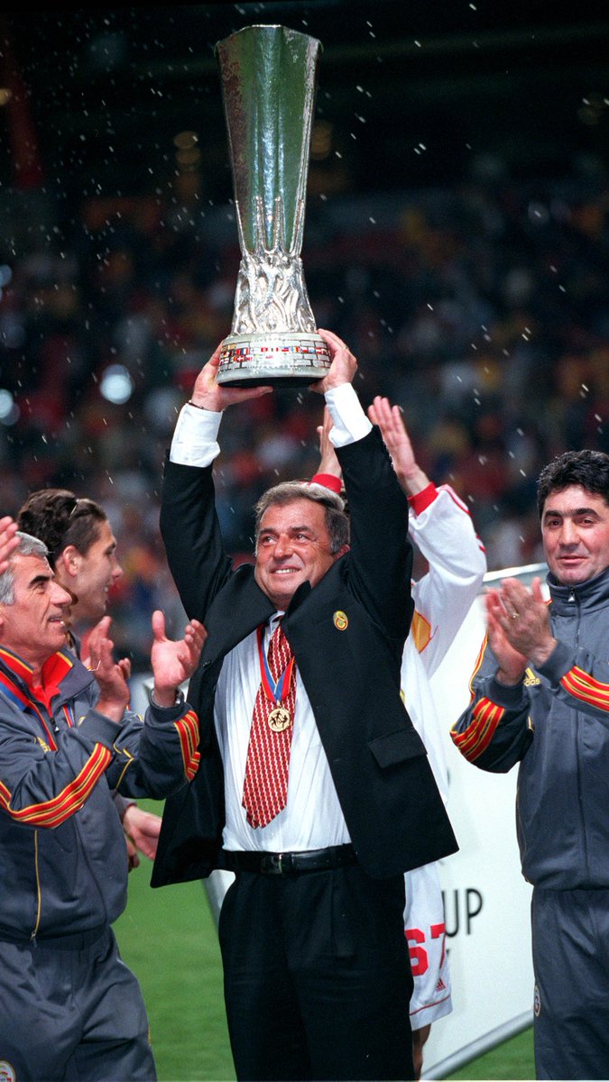 👑 İmparator Fatih Terim'den, 17 Mayıs'ta saat 19.05'te paylaşım. Fatih Terim: “Galatasaray bizim, Mayıslar bizim. Kutlu olsun! 🏆”
