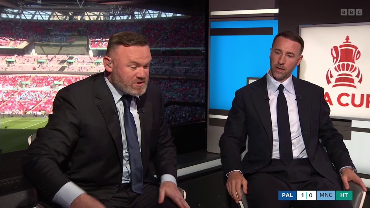 "It's a red card. How can they get this wrong?" Wayne Rooney has a go at VAR after Dean Henderson avoided a red card 🗣 #FACup