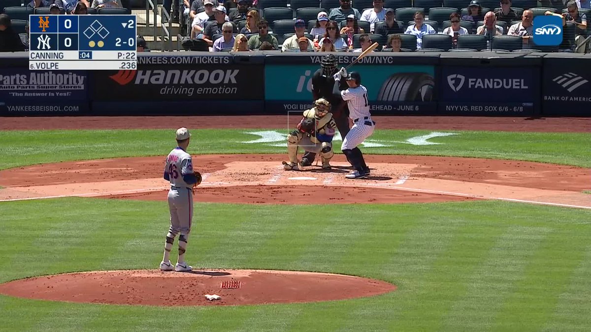 BRETT BATY WITH THE BAREHAND!
