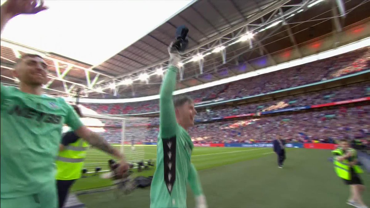 Just look at what it means ❤️ #EmiratesFACup