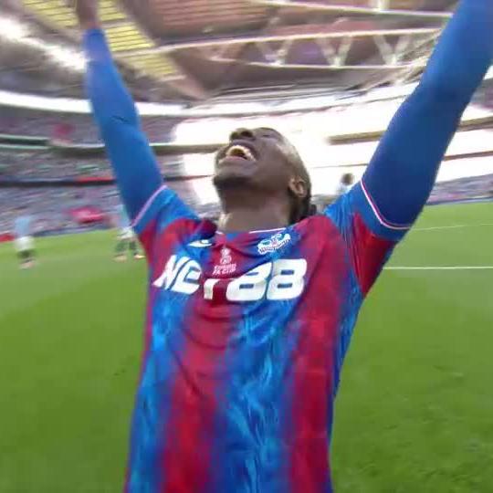 The Eagles have finally landed 🦅🔵🔴 #EmiratesFACup | #SSFACup | #SSFootball
