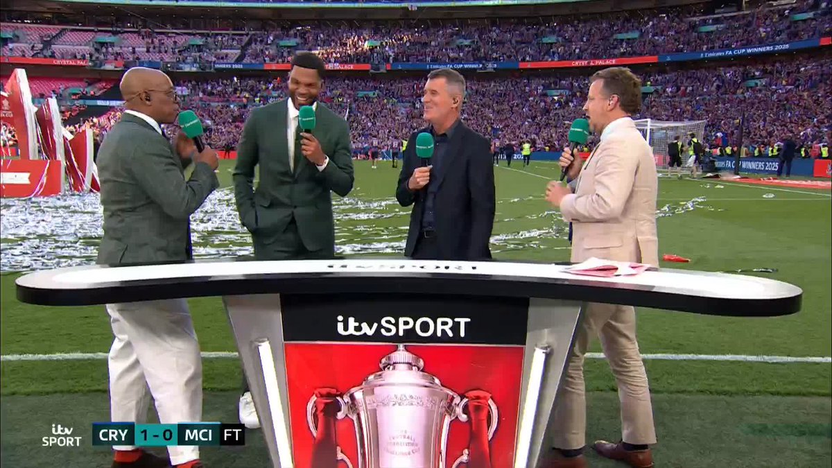 🗣️ "I hope they don't celebrate too much, they've got a game on Tuesday!" Classic Roy Keane 😉 #ITVFootball | #EmiratesFACup