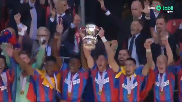 Şampiyon, kupasına kavuştu 🏴󠁧󠁢󠁥󠁮󠁧󠁿 🏆