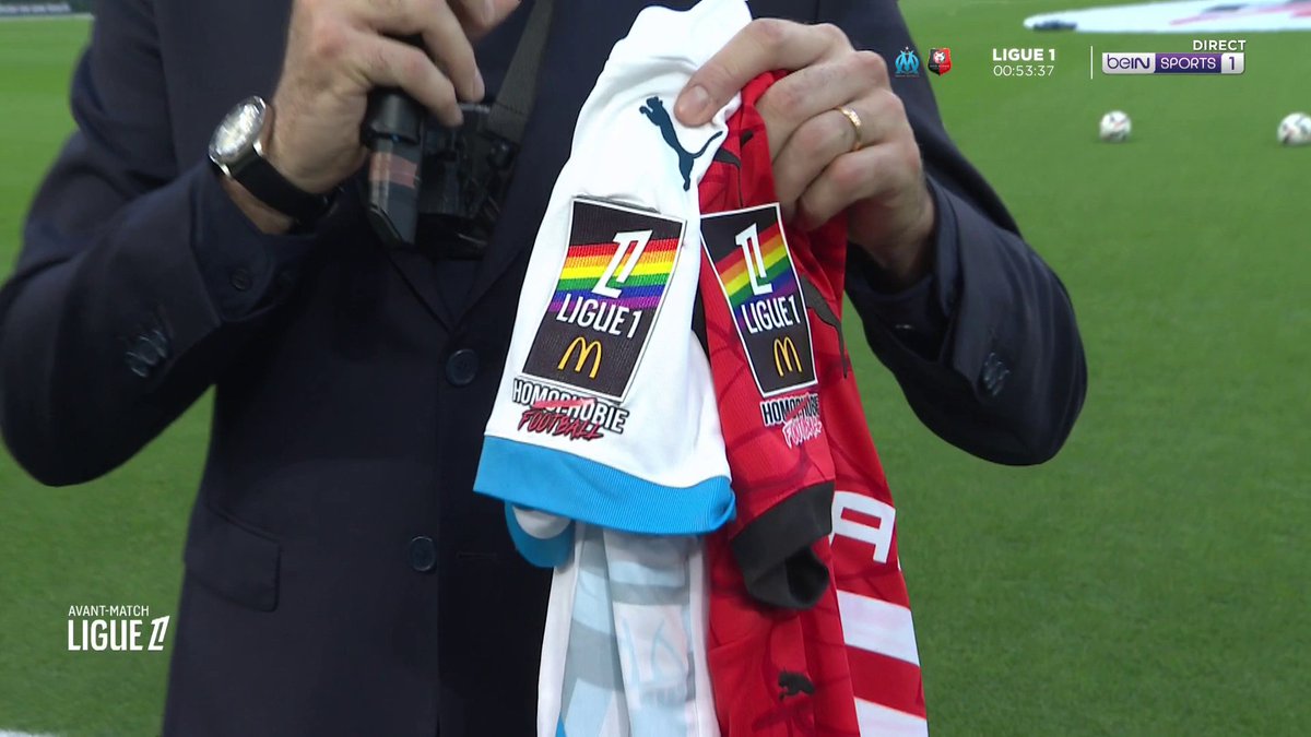 🇫🇷 #Ligue1McDonalds 🎁 Tentez de gagner le maillot de l'Olympique de Marseille / du Stade Rennais F.C. ou le ballon officiel de la saison prochaine en Ligue 1 ! 🤩 3 vainqueurs différents, 1 par item ! 👉 Pour tenter votre chance : RT + follow #OMSRFC #beINLigue1