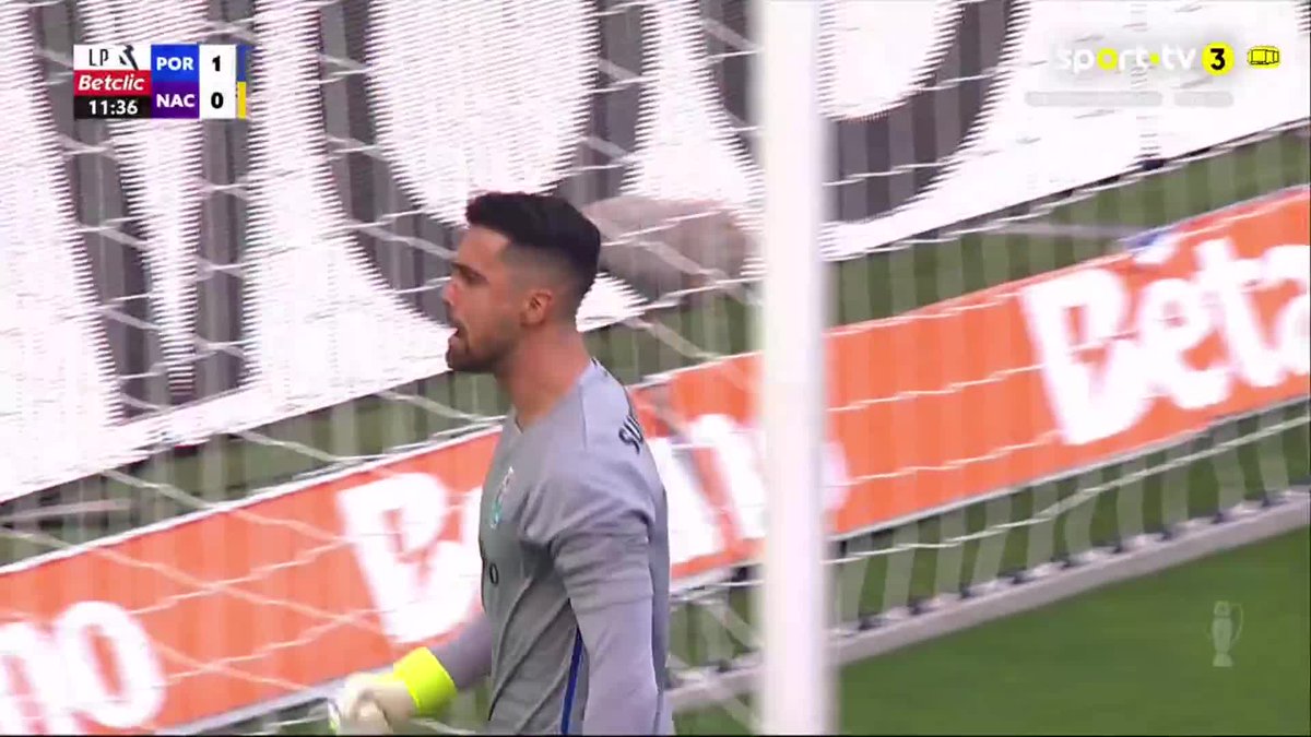 Diogo Costa em dose tripla 🧱 #sporttvportugal #LIGAnaSPORTTV #LigaPortugalBetclic #FCPorto #Nacional