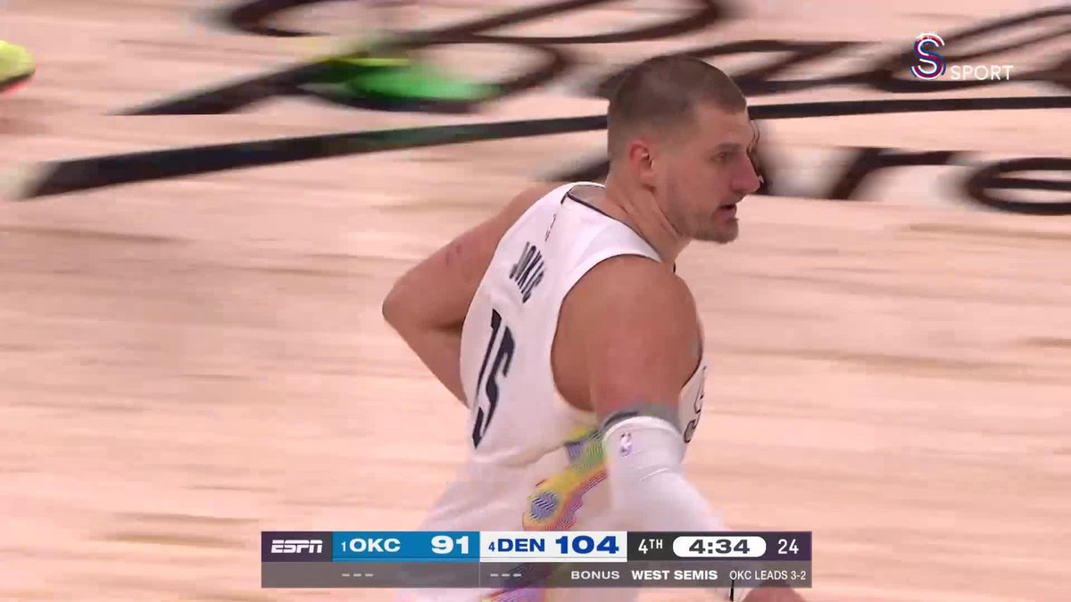 keza Erzurumsporlular, yüksek rakım deyince hemen saldırıya geçiyorlar, buranın da rakımı şöyle falan.. halbuki NBA'de Denver formasına, hatta parkesine bile 5280 yazıyor! Denver, 5280 feet'te.. Metre karşılığı 1609 metre. Erzurum'da rakım 1890 metre.