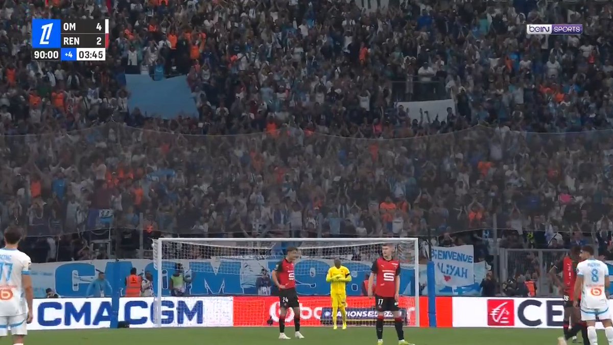 𝗜𝗡𝗖𝗥𝗢𝗬𝗔𝗕𝗟𝗘 𝗔𝗨 𝗩𝗘́𝗟𝗢𝗗𝗥𝗢𝗠𝗘 : Steve Mandanda 🇫🇷 entre dans le temps additionnel côté rennais et reçoit une ovation dans son ancien stade 👏🤩