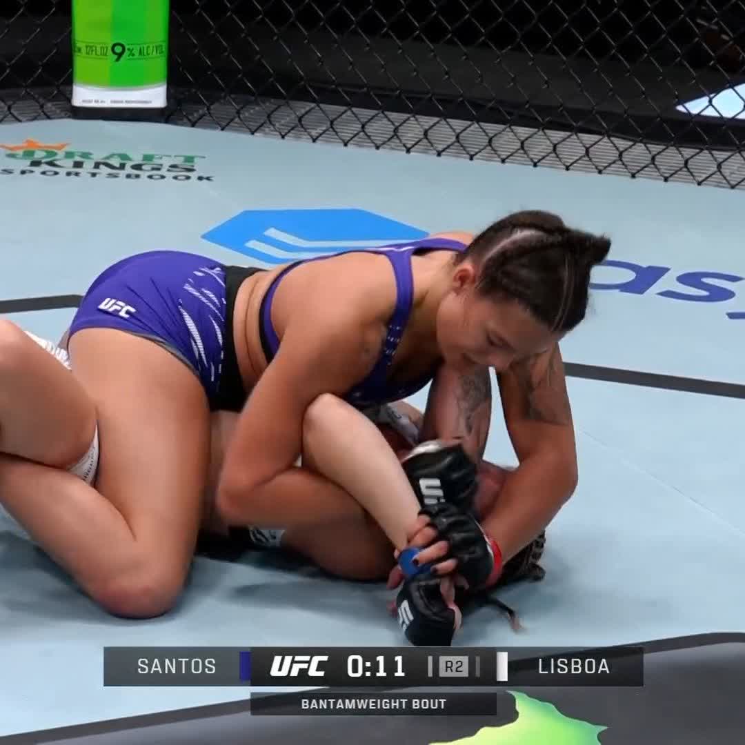 🚨 Luana Santos s’impose par soumission 2 secondes avant la fin du 2eme round 😳