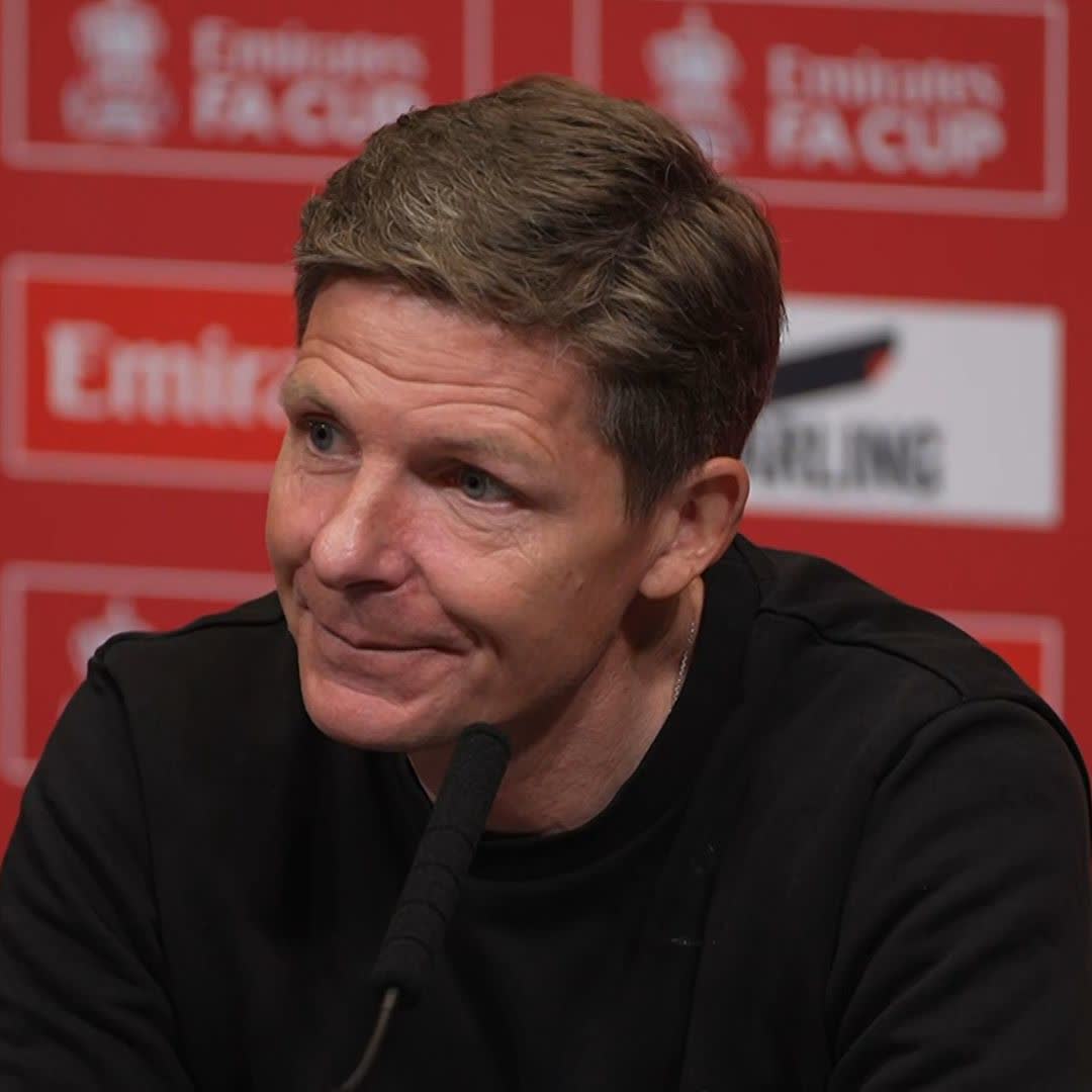 "Why don't you kick the ball?" 😅 Oliver Glasner on the Dean Henderson handball incident 🧤