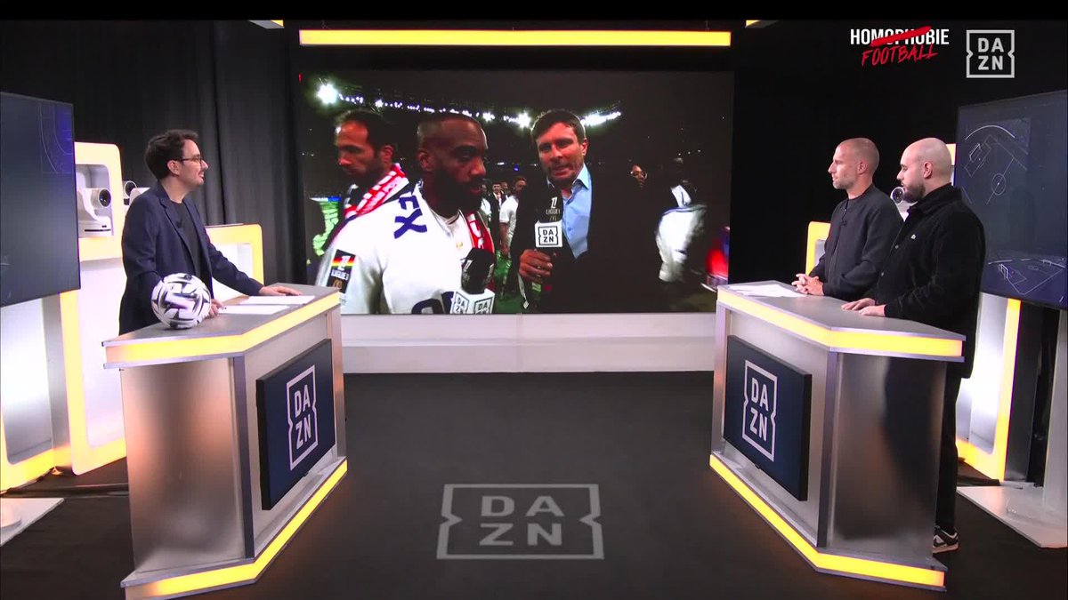 Les émotions d’Alexandre Lacazette pour sa dernière avec l’OL. 🥹❤️💙 200 et 201ème but ce soir avec le club. ⚽️ 🎥 DAZN France