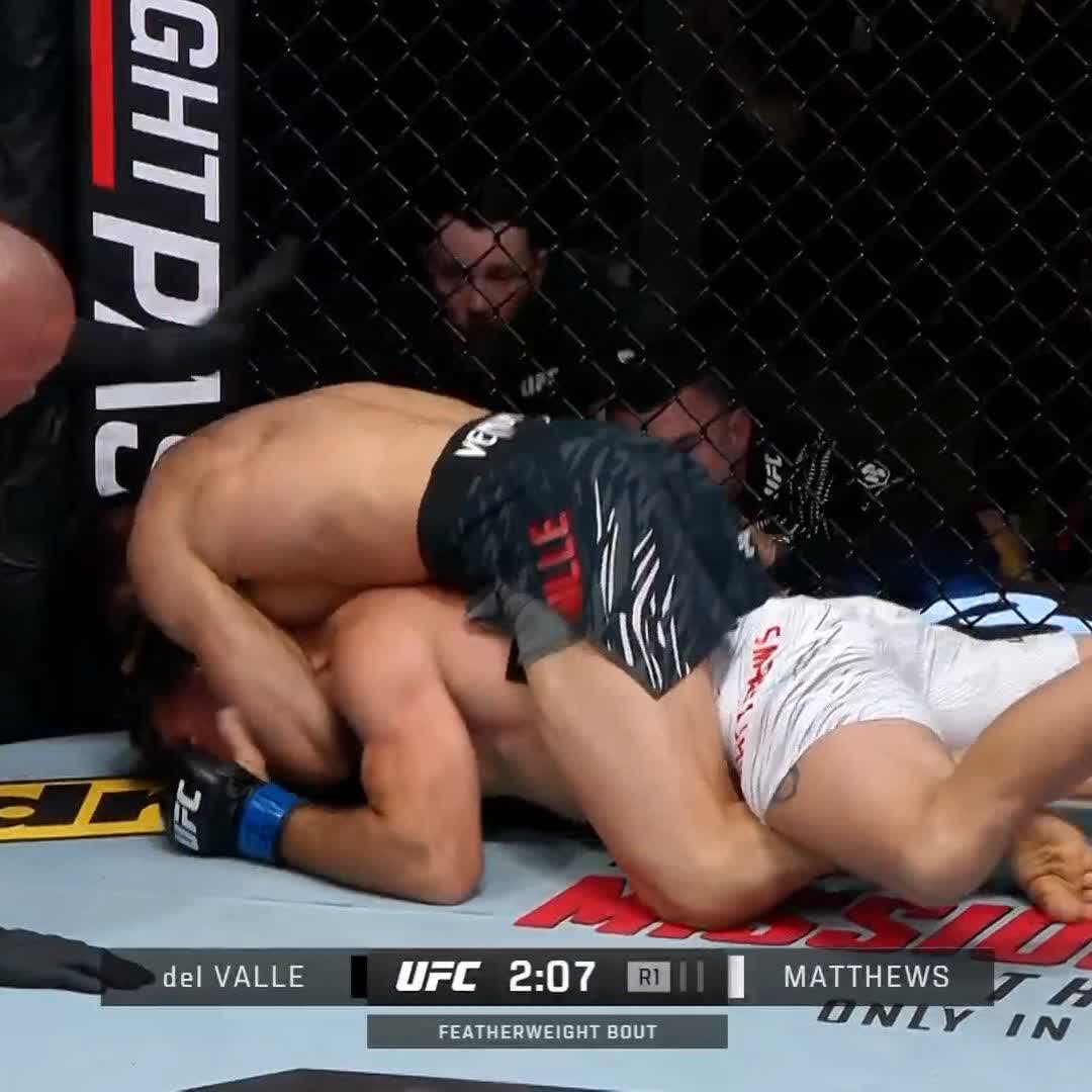 What a way to make your UFC debut 🤩 Yadier del Valle wasted no time getting the submission in round one! #UFCVegas106