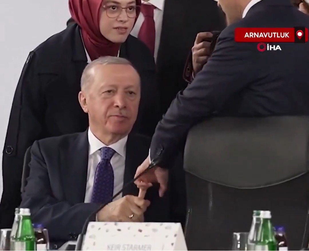 Turkish President Recep Erdoğan holds onto French President Emmanuel Macron's finger whilst *presumably* telling him that he knows Macron's wife is a dude... 😎 #ItsTrue #Macron #Erdogan #turkey #france #finger #PullMyFinger #europe