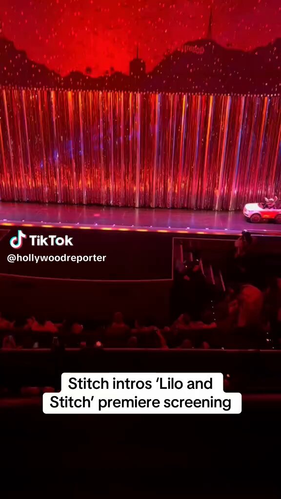 Stitch opened the Lilo &amp; Stitch premiere screening with style 👓💅 #LiloandStitch