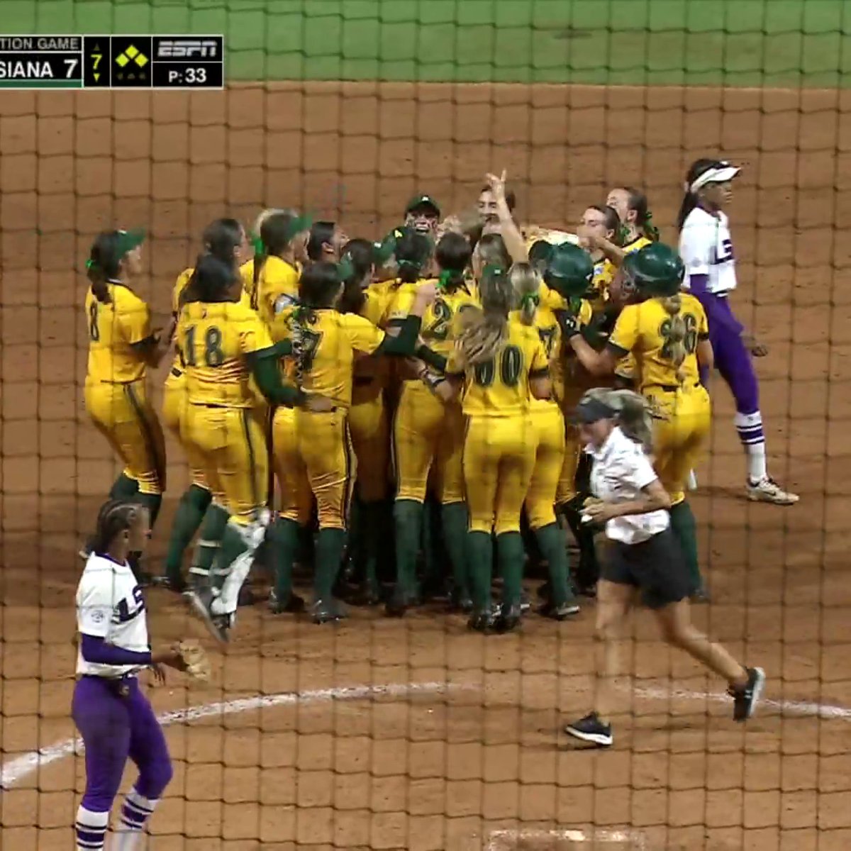 SOUTHEASTERN LOUISIANA ELIMINATES NO. 10 LSU 😱