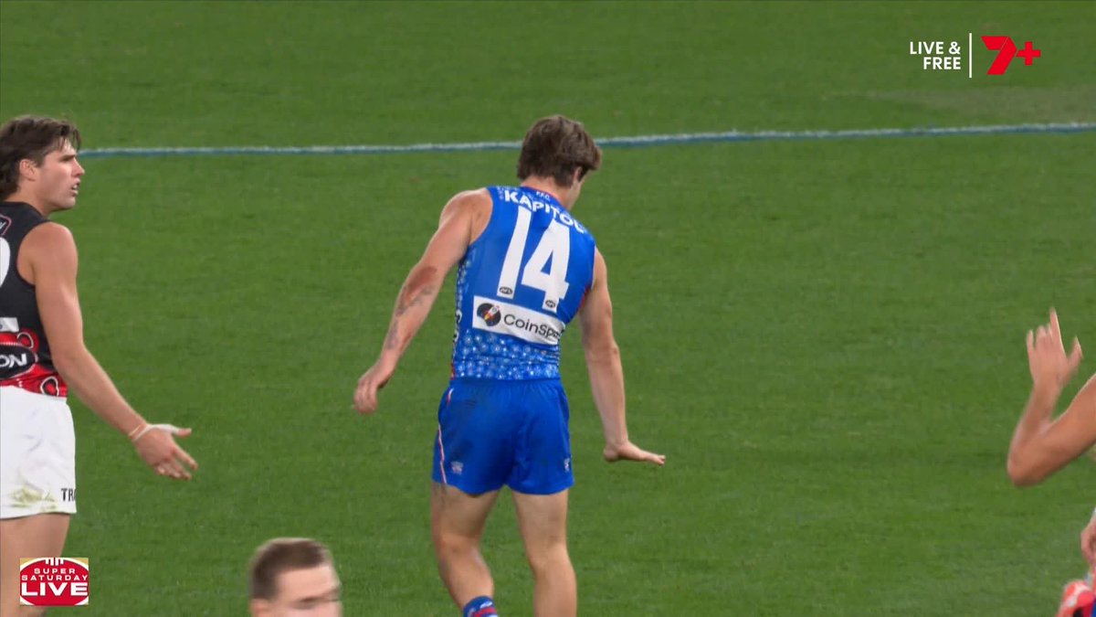 "He's from the tough streets of St Kevins Toorak" 🤣 Celebration of the year from Rhylee West? 🏉