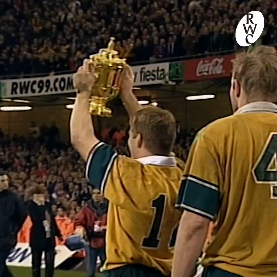 🥇 Player of the tournament 💨 Fastest try of the tournament 🤢 Played a pivotal role in the semi-final while suffering from food poisoning #RWC1999 was Tim Horan at his best for the Wallabies 🇦🇺