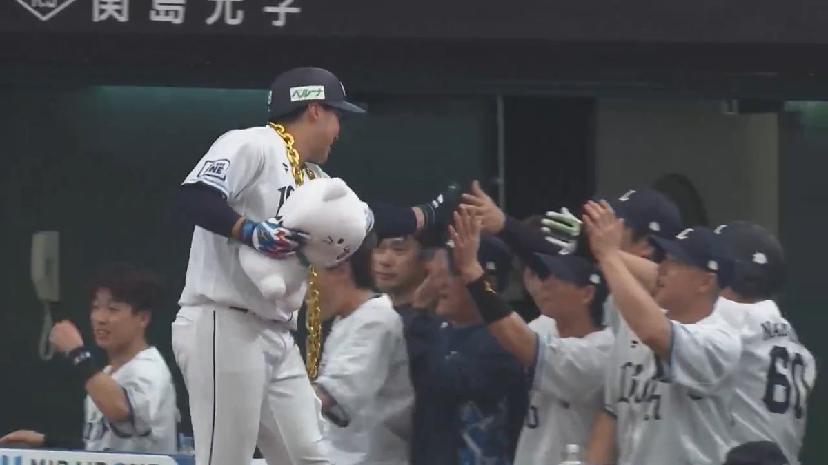 本拠地初アーチ㊗️ 埼玉西武 #渡部聖弥 選手の第2号先制ソロホームラン🌈 #seibulions 👇ライブ配信はこちら