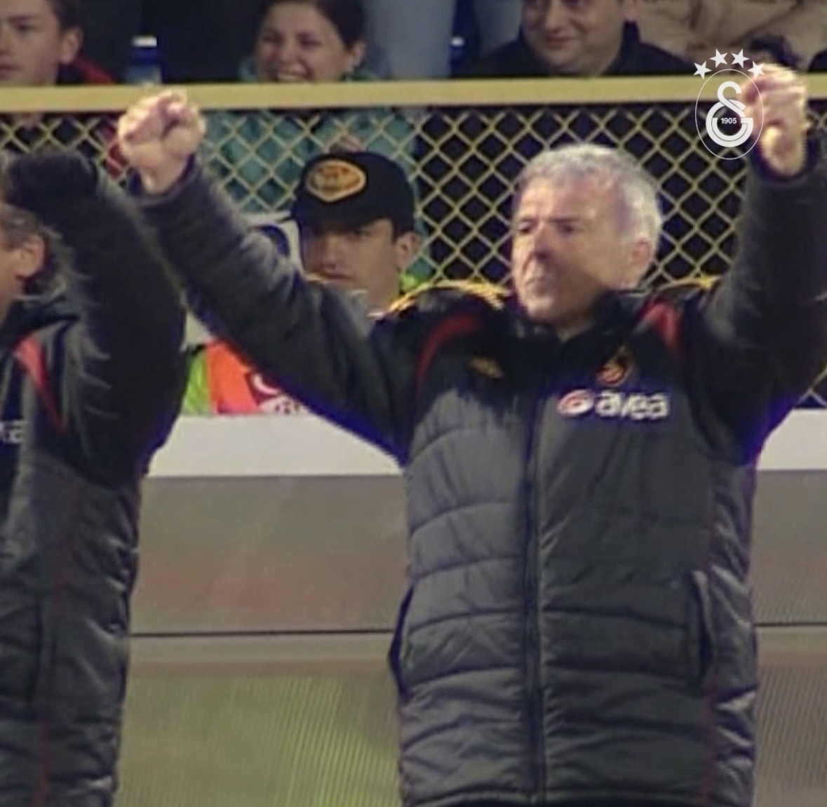 Bugün unutulmaz teknik direktörümüz Eric Gerets’in doğum günü. 🎂 İyi ki doğdun Eric Gerets! 💛❤️