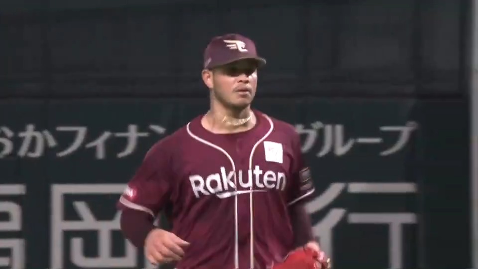 【7回裏：H 1-0 E】 先発 #ミゲル・ヤフーレ 選手が1回、3〜4回、6〜7回を三者凡退！ 7イニングを投げて1失点、被安打3でした。 #RakutenEagles #キ！