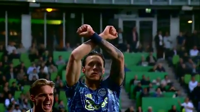 🙏| Mooi filmpje van ESPN over PSV dat een voorsprong van 9 punten verspeelde en nu nog 1 punt over heeft tijdens de laatste speeldag van de Eredivisie. Komt het alsnog goed voor PSV? #invalshoek #spapsv #roadto26