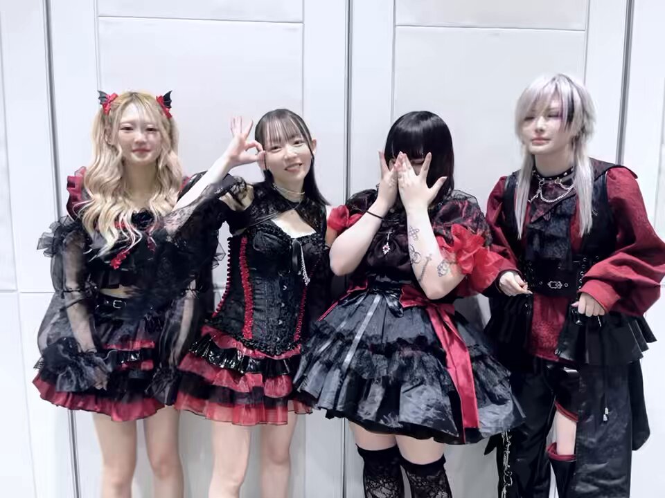 ◤◢◤#御礼◢◤◢ スターアイドルサミット vol.3ありがとうございました‼️ 次のライブは5/25(日) 西元めいさサポメンとして出演します。 西元めいさ 5/25(日) 『106th RIOT DISCO』 📍新宿HEIST 🕚15:30/16:00 🎫予約:¥3,000/当日:¥3,500(+各1D) 出演▶︎20:25〜20:45 物販▶︎21:15〜22:XX 予約▶︎ 「106th RIOT DISCO」 🗾新宿HEIST ⏰15:30 OPEN / 16:00 START / 22:XX CLOSE 💴3,000円+D ADV / 3,500円+D DOOR