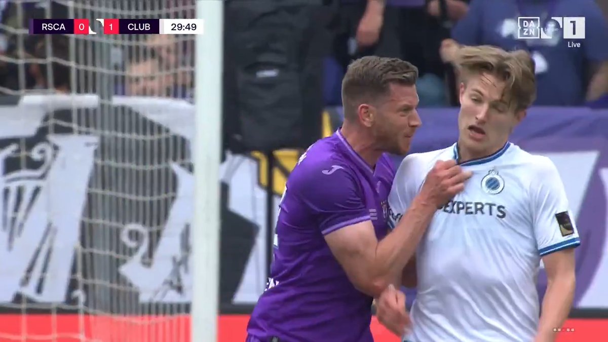 🥵 | De gemoederen lopen hoog op in het Lotto Park! 👊💢 #ANDCLU