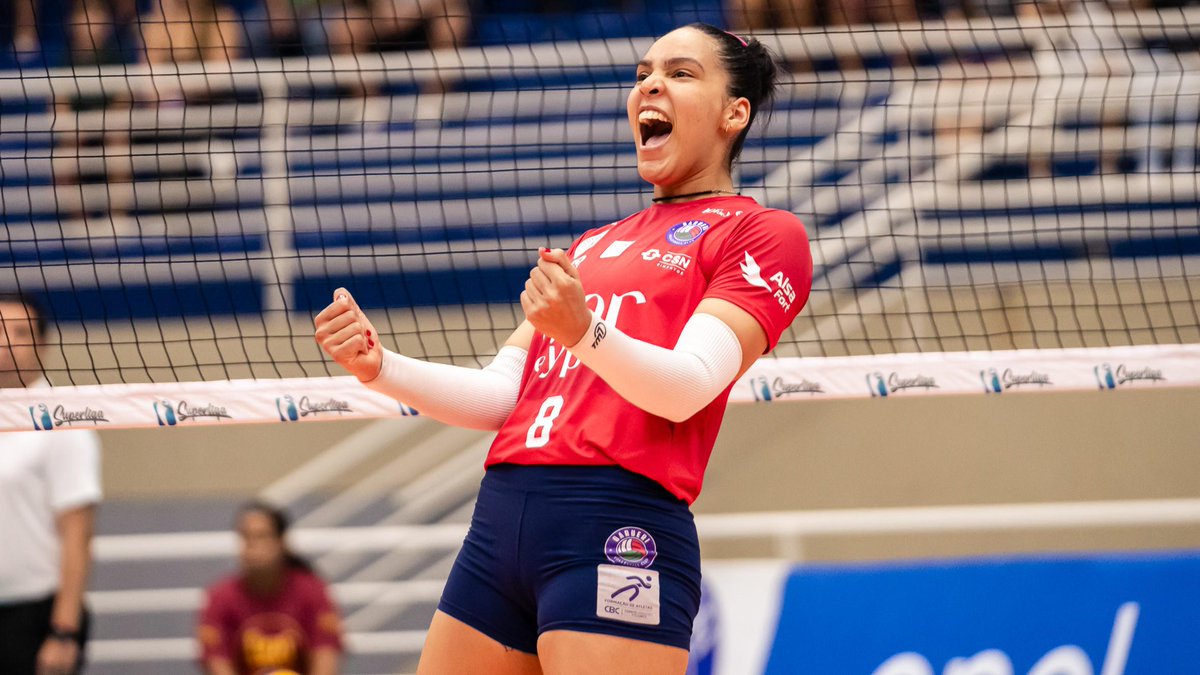 JHEOVANA, THE BREAKOUT STAR OF SUPERLIGA 2024/2025! 🇧🇷✨ This rising opposite was called up for #VNL2025 by legendary coach Zé Roberto. She finished the #Superliga as the third top scorer and leader in aces. 💥🏐 📹: SporTV/VBTV 🏐 #Volleyball #Volei