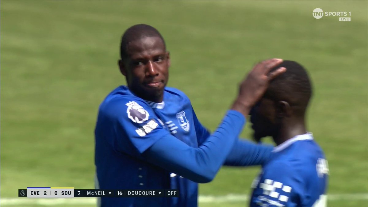 Is that a goodbye from Abdoulaye Doucoure? 👋 The Everton midfielders contract expires in the summer 📺 TNT Sports &amp; discovery+ UK