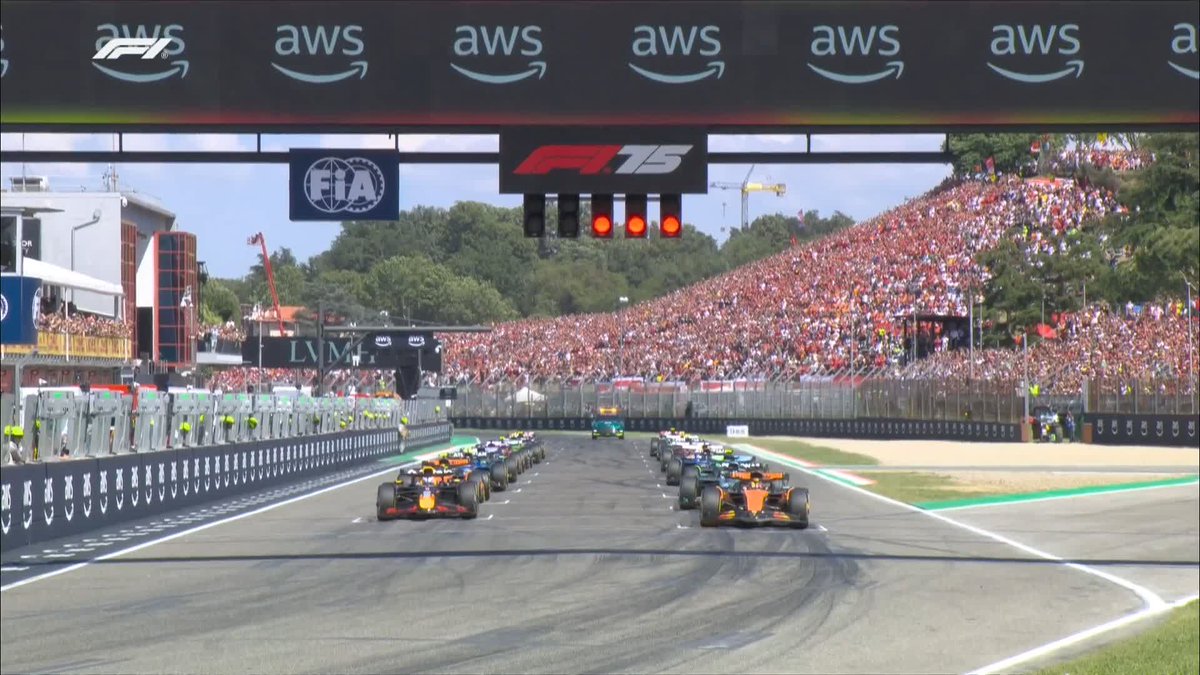 IT'S LIGHTS OUT IN IMOLA 🚥 What a MOVE from Max Verstappen to claim the lead from Oscar Piastri 😮‍💨
