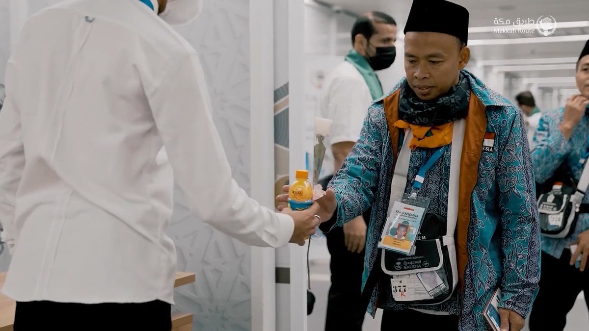 مليون حاج .. مليون دعوة .. مليون قصة .. نفخر بخدمة أكثر من مليون مستفيد في #مبادرة_طريق_مكة منذ انطلاقتها. #رؤية_السعودية_2030