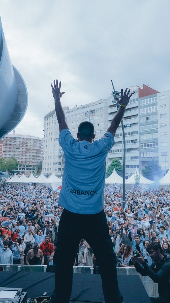 🙌 Galician Army facendo vibrar a previa con #OliveiraDosCenAnos 🔥🩵 Luuuuuume!