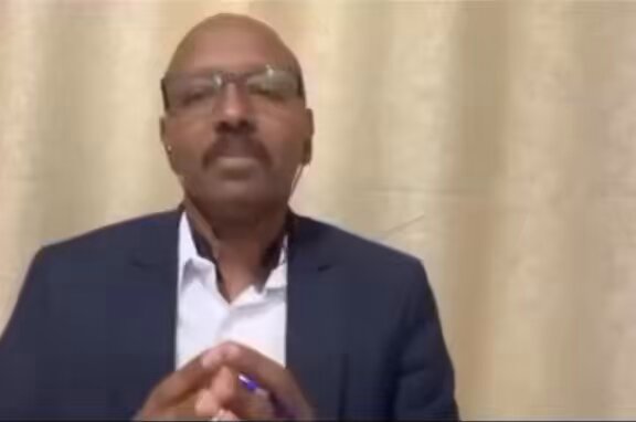الحرب قامت لسببين فقط: ١. منع تفكيك بنية التمكين واسترداد الاموال من الحزب المحلول. ٢. الإبقاء على الجيش في السياسة والاحتفاظ بالضباط المؤدجلين داخل الجيش