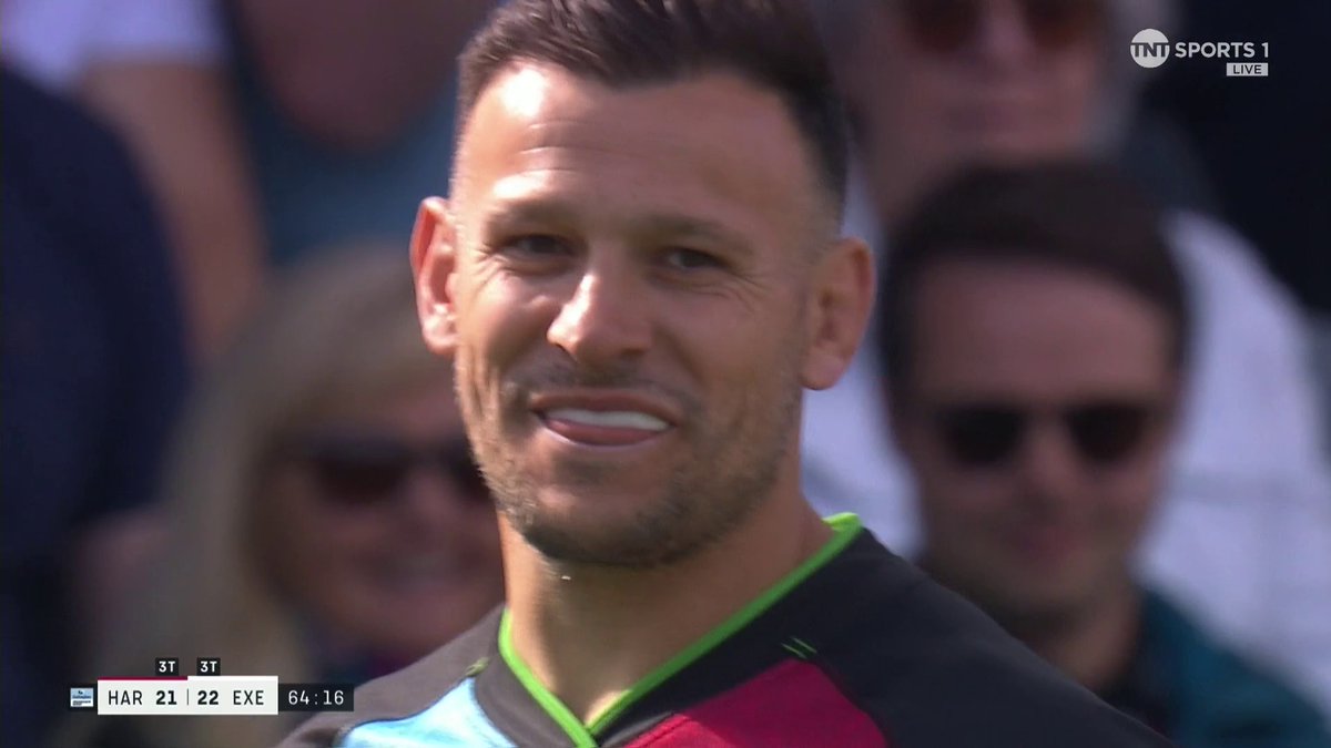 🎶 D̶a̶d̶d̶y̶ ̶C̶o̶o̶l̶ Danny Care rings round Twickenham Stoop, but a spelling error needs some correction in the crowd 😅 Watch live on TNT Sports &amp; Discovery+