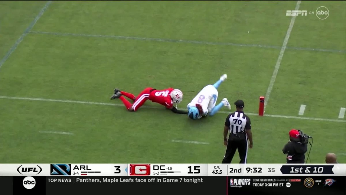 WHAT A CATCH 🤯 Touchdown Vaughns 👏