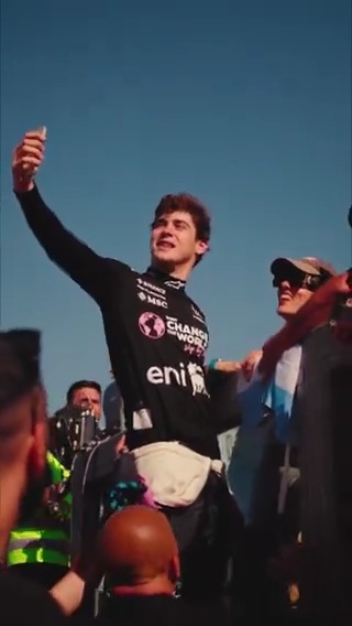 Supporting Franco Colapinto after his first race 🤯 Thanks, Team for the love 🫶