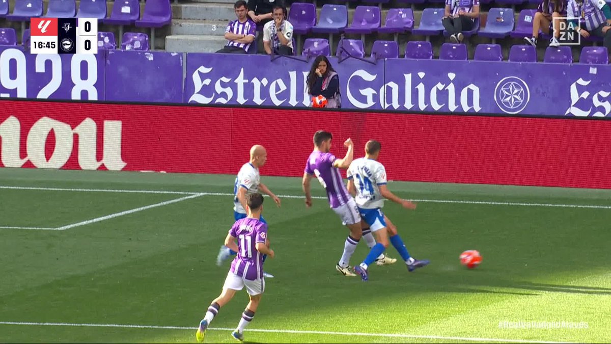 El penalti a favor del Deportivo Alavés #LALIGAenDAZN ⚽️