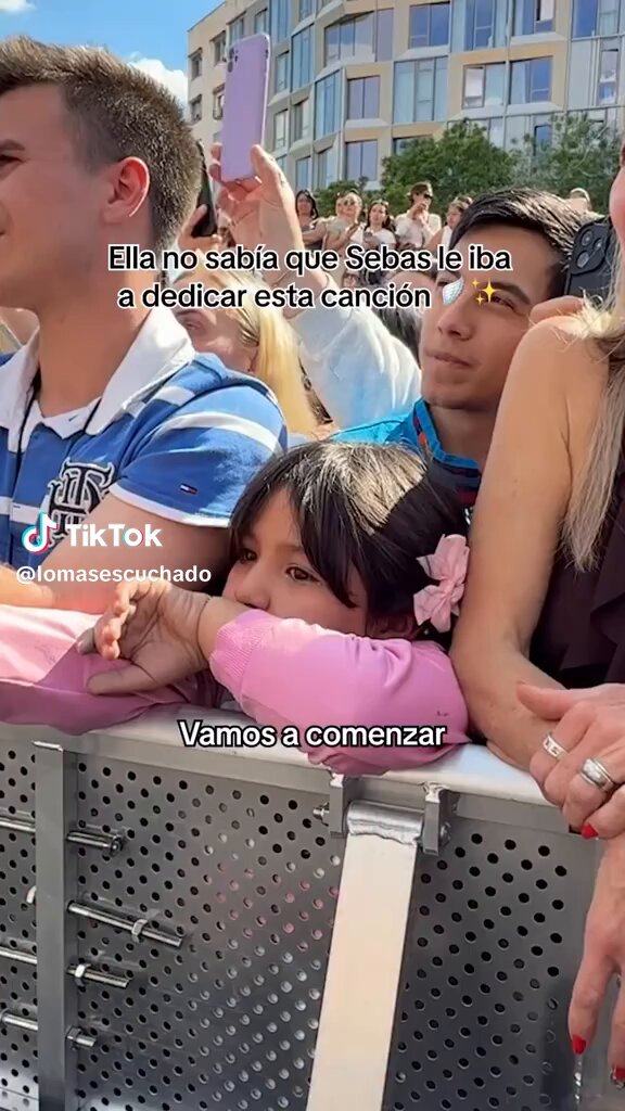 Yatra le dedicó una canción a una nena que fue por primera vez a un show.