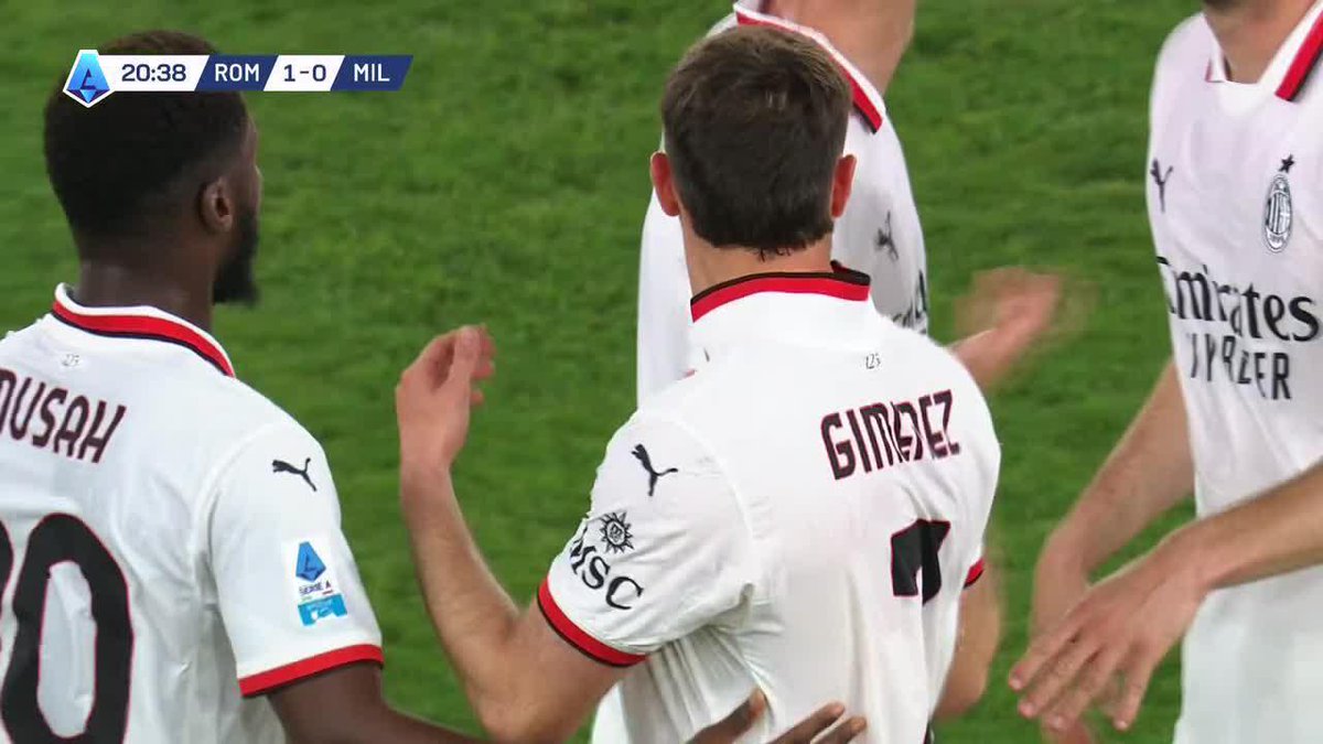 ¡NOOOOO, SANTI! 😰 🟥 EXPULSADO GIMENEZ POR SOLTAR UN CODAZO. Deja al Milan con 10 apenas a los 20 minutos de partido.