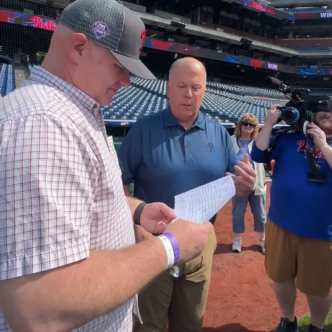 TMac presented Mick Abel's parents with the scorecard from his MLB debut after the game today ❤️