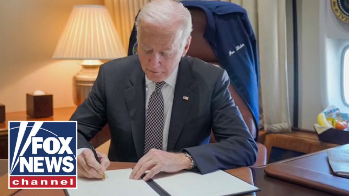 FOX News senior medical analyst Marc Siegel MD unpacks former President Joe Biden's 'aggressive' prostate cancer diagnosis and possible treatments on 'Fox Report.'