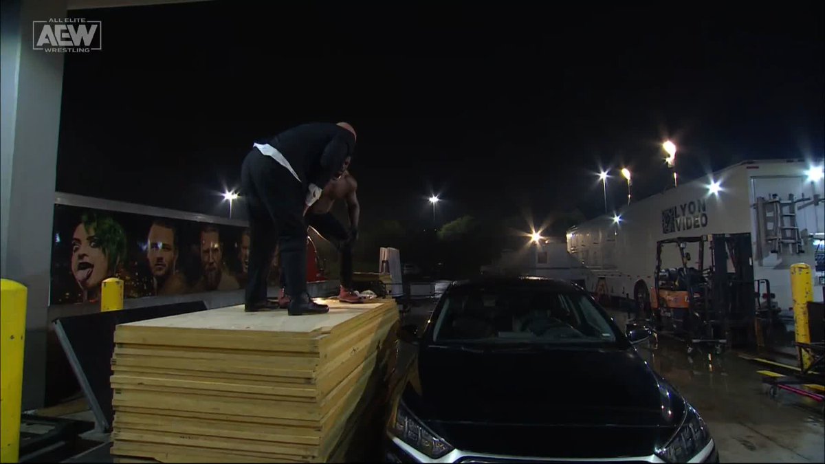 the big show had no knees and yet still took this shit to put over hobbs.