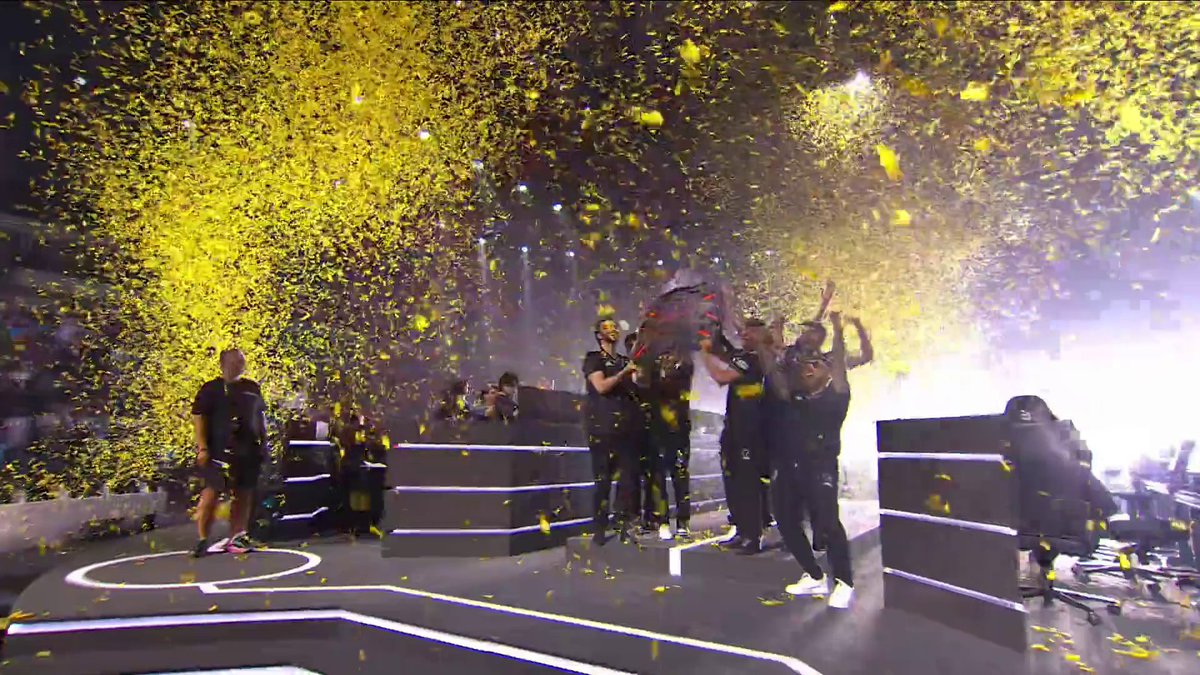 É CAMPEÃO! 🏆 É CAMPEÃO! 🏆 Com garra, com FURIA. O TROFÉU É NOSSO!